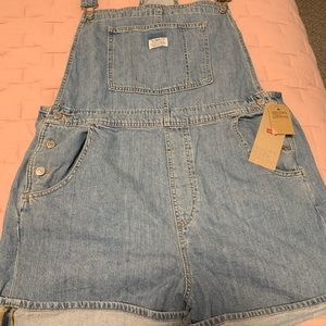 XL Levi’s Shortall